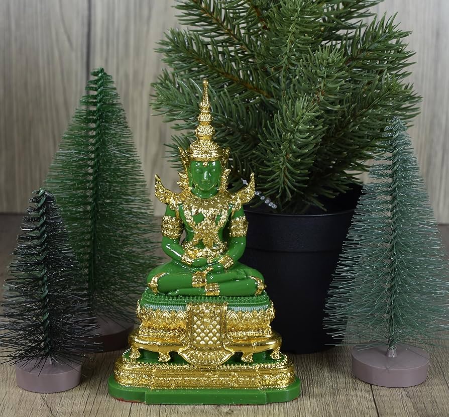 金？とエメラルド？で出来た小さなBuddha タイ王国で購入 Amazon｜BUDDHO エメラルド 仏像 3シーズン (夏、雨、冬) リアル